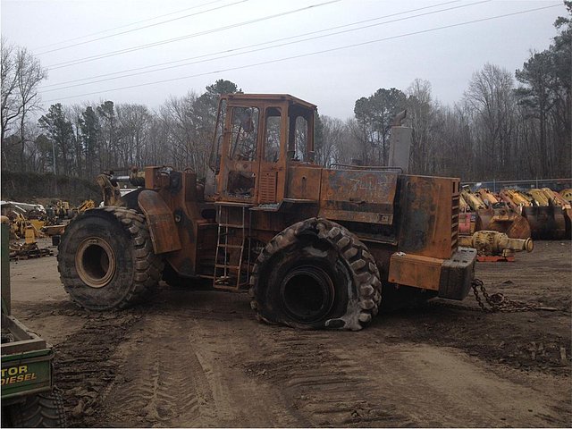 JOHN DEERE 744E