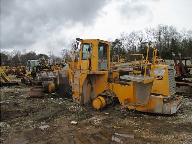 VOLVO L320 Photo