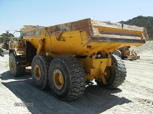 97 VOLVO A40