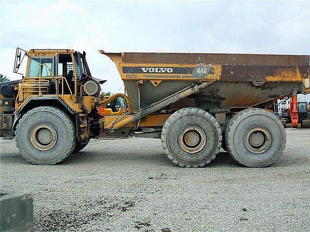 VOLVO A40