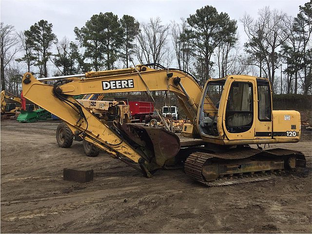JOHN DEERE 120 Photo