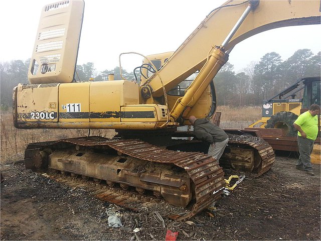 JOHN DEERE 230 LC Photo
