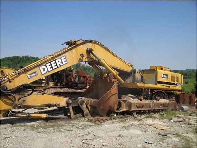 JOHN DEERE 330C Photo