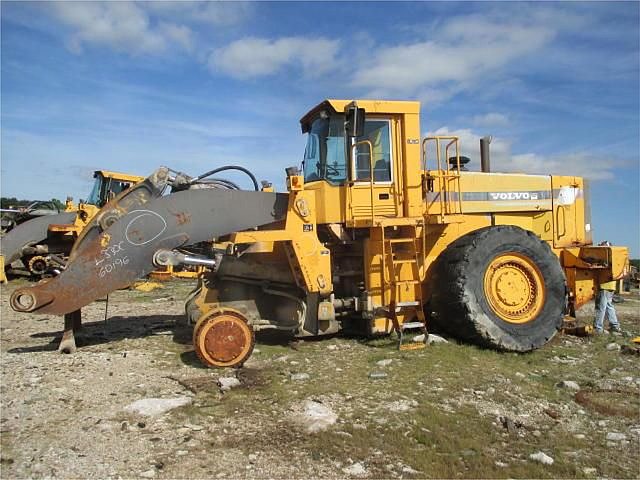 VOLVO L330C