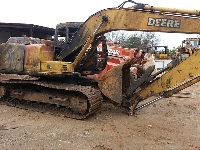 JOHN DEERE 120C Photo