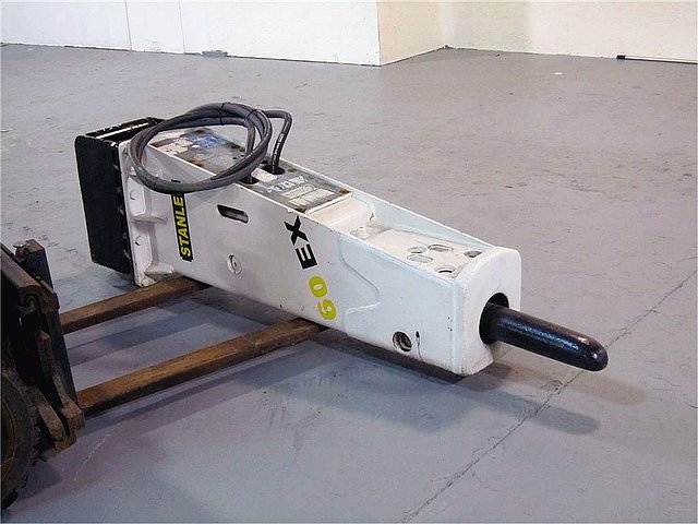 CASE 6220 LC Photo