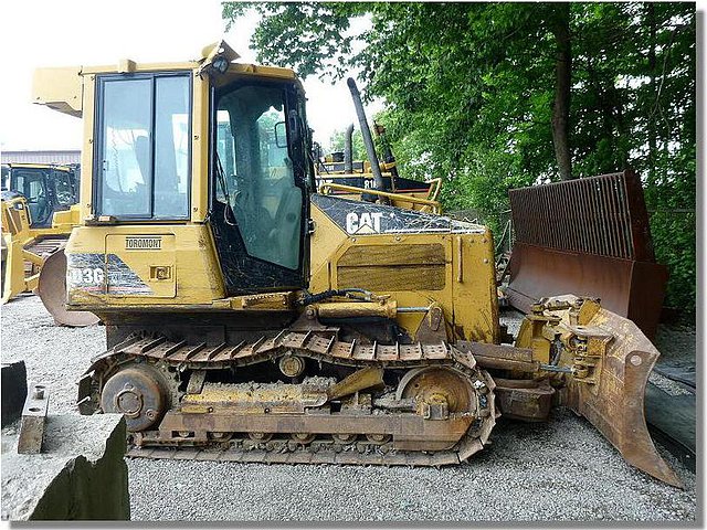 2002 CATERPILLAR D3G Photo