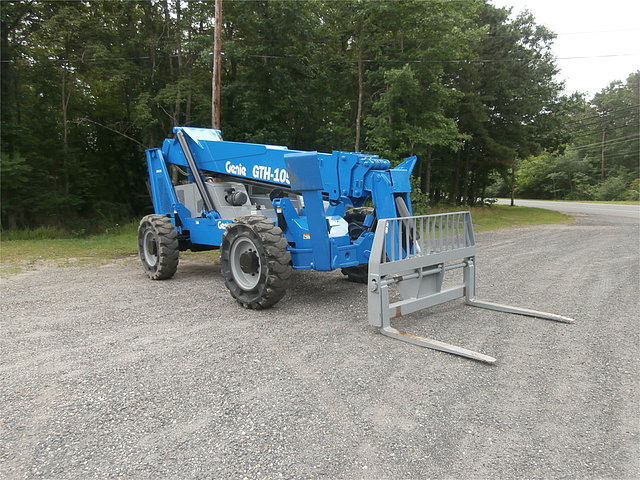 2007 GENIE GTH1056 Photo