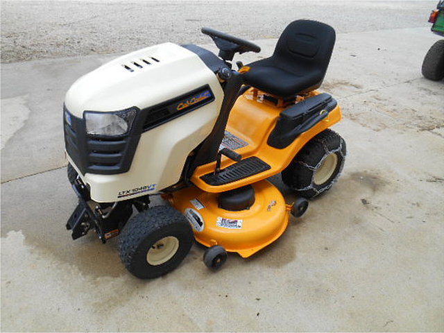 CUB CADET LXT1046VT Photo