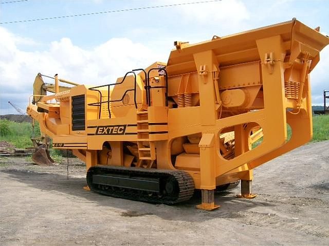2003 EXTEC C10 Photo