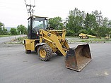 2005 CATERPILLAR 904B Photo #2
