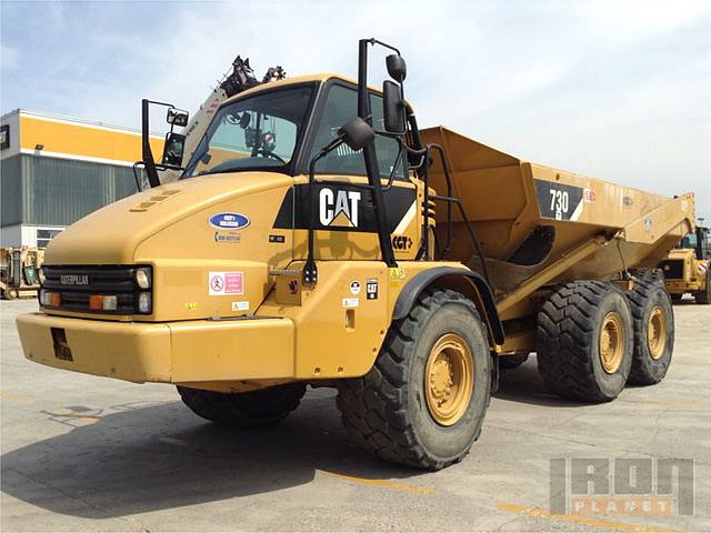 2010 CATERPILLAR 730 Photo