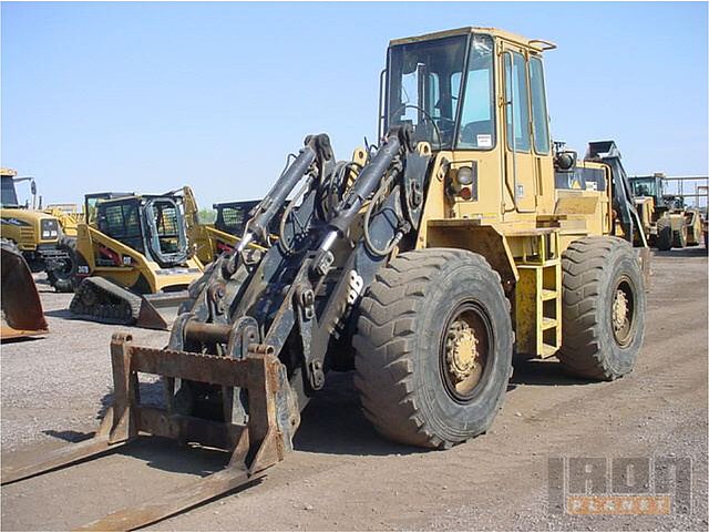 CATERPILLAR IT28B Photo