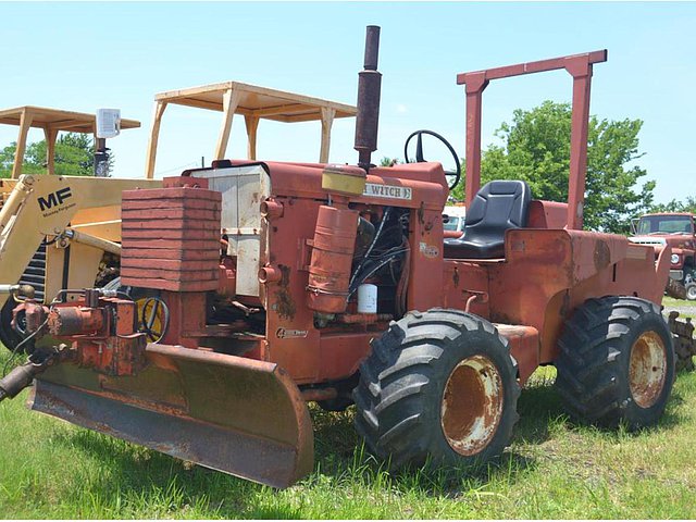 1973 DITCH WITCH R65A Photo