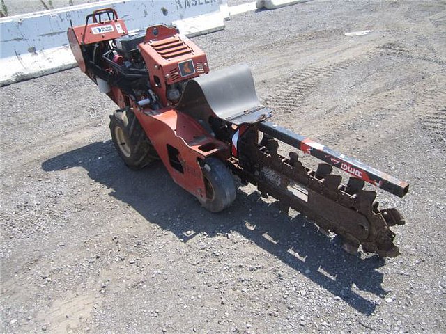 2010 DITCH WITCH RT12 Photo