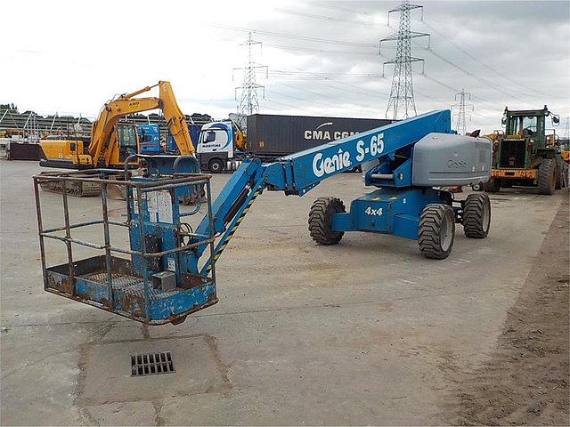 2005 GENIE S65 4WD Photo