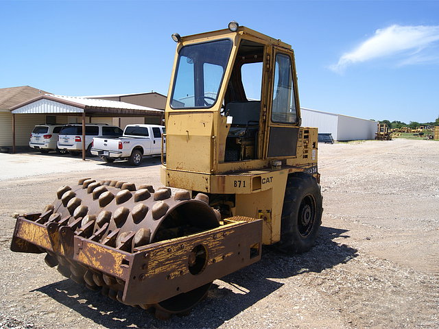 1988 CATERPILLAR CP 433B Photo