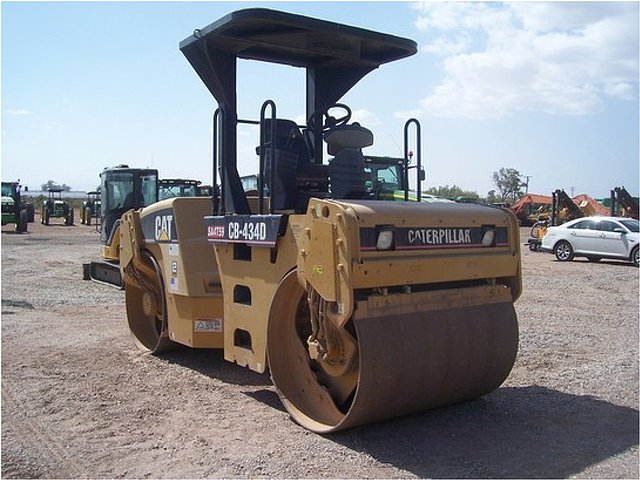 2006 CATERPILLAR CB-434D Photo