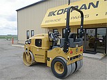 2015 CATERPILLAR CB34B Photo #3