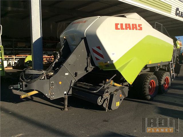 2011 CLAAS QUADRANT 3300RF Photo