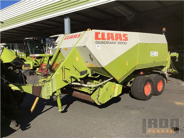 2005 CLAAS QUADRANT 2200 Photo