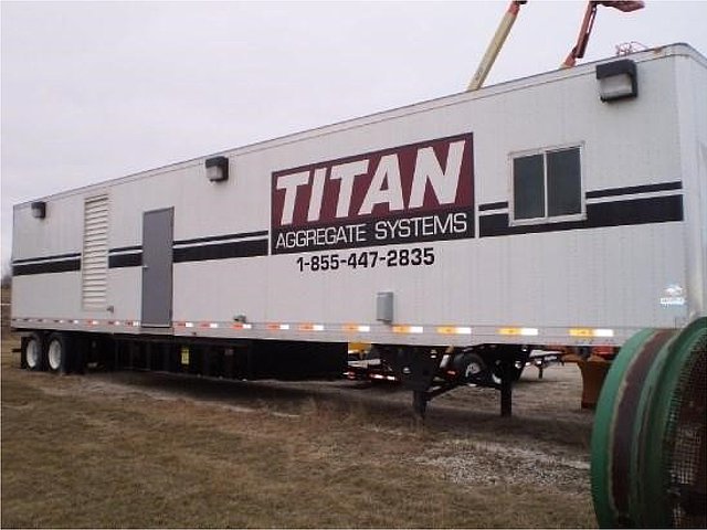 2013 CUMMINS 800 KW Photo