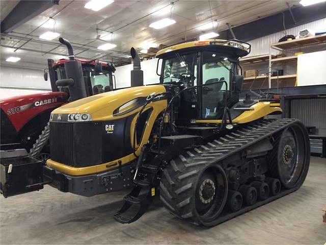 2011 CHALLENGER MT835C Photo