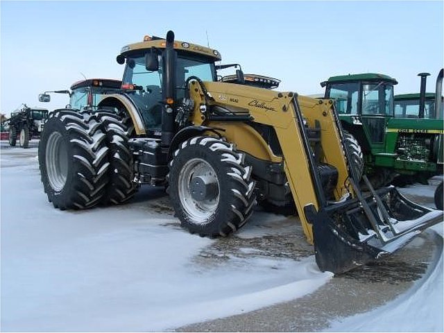 2012 CHALLENGER MT675D Photo