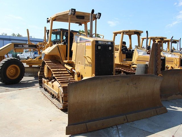 2004 CATERPILLAR D5N XL Photo