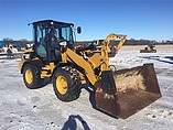 2011 CATERPILLAR 908H Photo #2