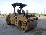 2010 CATERPILLAR CB64 Photo #2