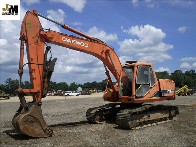 2005 DAEWOO SOLAR 175 LC V Photo