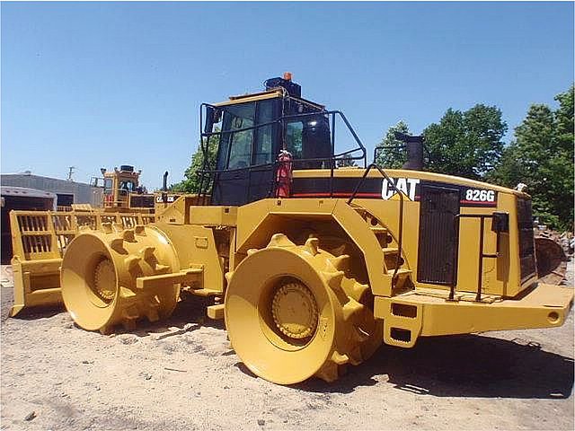 01 CATERPILLAR 826G
