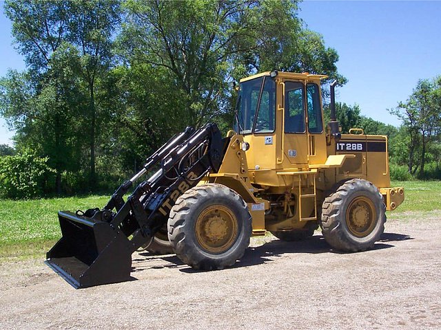 89 CATERPILLAR IT28B