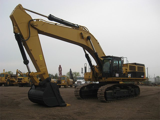 2011 CATERPILLAR 390D Photo