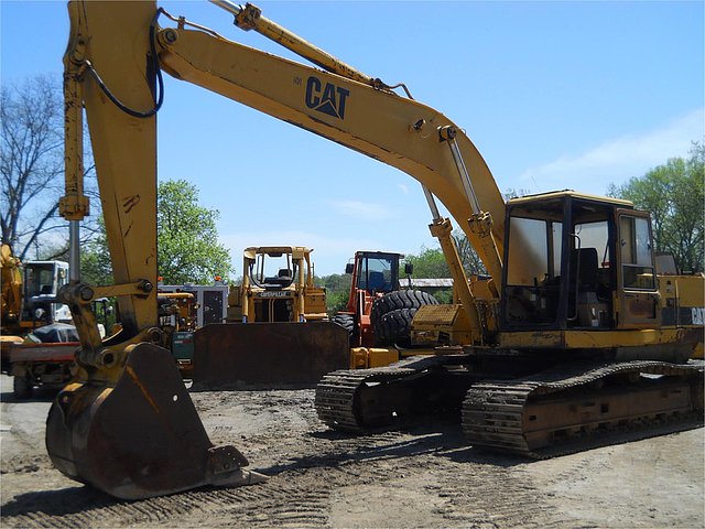 1992 CATERPILLAR EL240B Photo