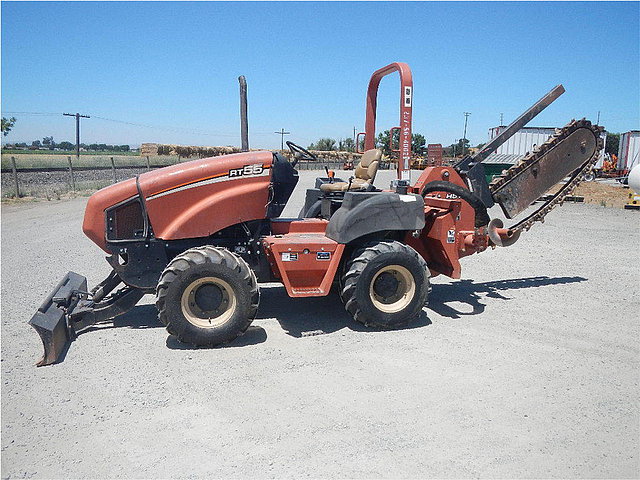 04 DITCH WITCH RT55