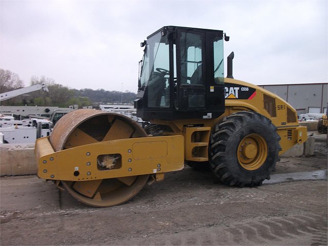 2012 CATERPILLAR CS56 Photo
