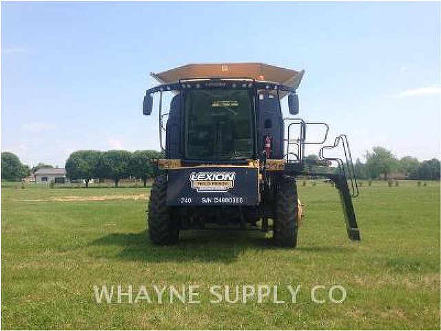 2012 CLAAS LEX740 Photo