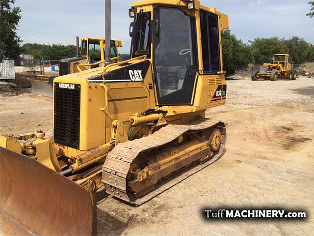 2002 CATERPILLAR D3C XL Photo