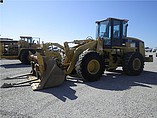 02 CATERPILLAR 938G