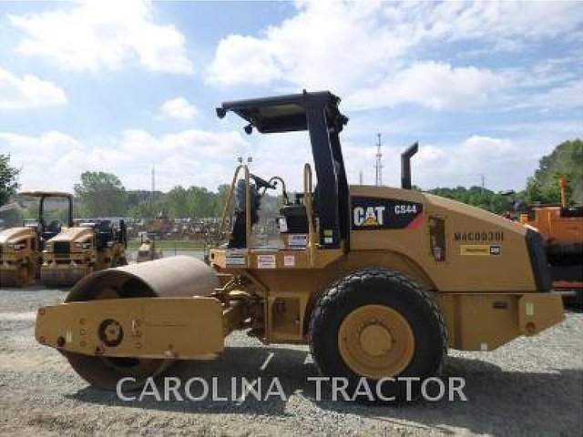 2012 CATERPILLAR CS44 Photo