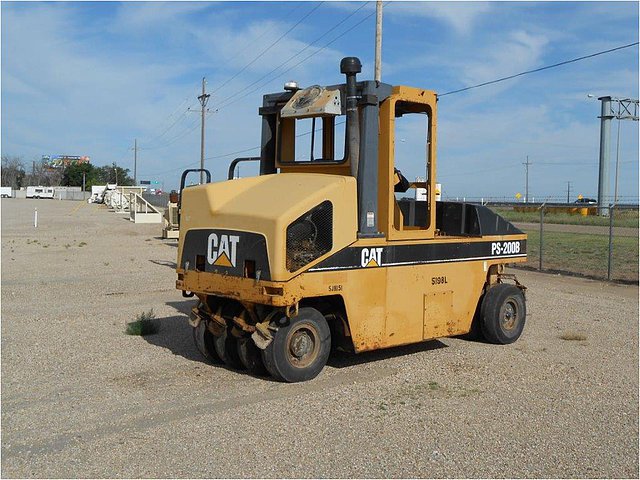 1997 CATERPILLAR PS-200B Photo