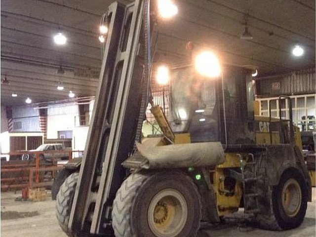 05 CATERPILLAR 938G II