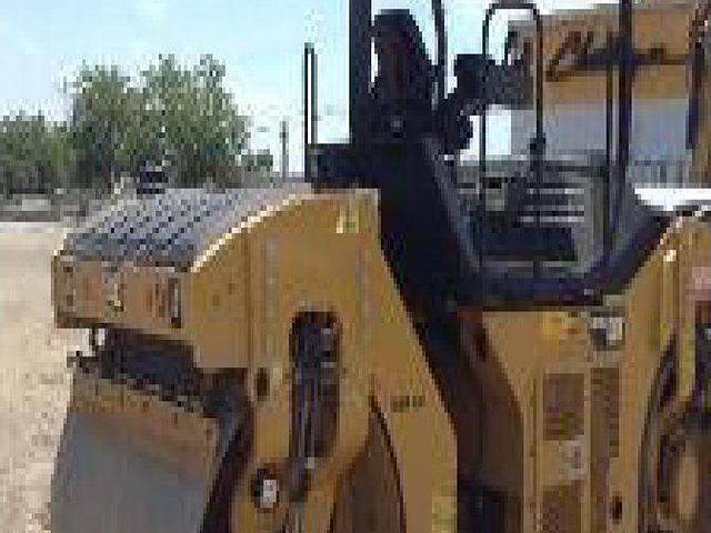 2013 CATERPILLAR CB54B Photo