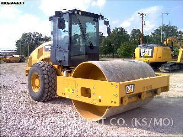 2012 CATERPILLAR CS56B Photo