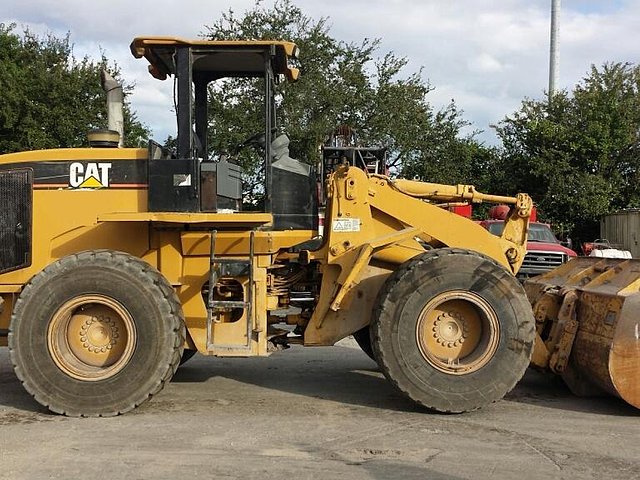 2005 CATERPILLAR 938G Photo