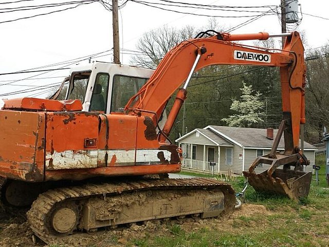 1996 DAEWOO SOLAR 130 III Photo