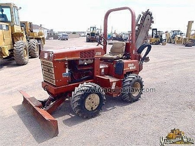 1998 DITCH WITCH 3700DD Photo