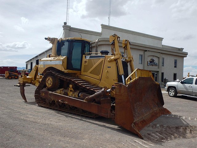 2005 CATERPILLAR D8T Photo